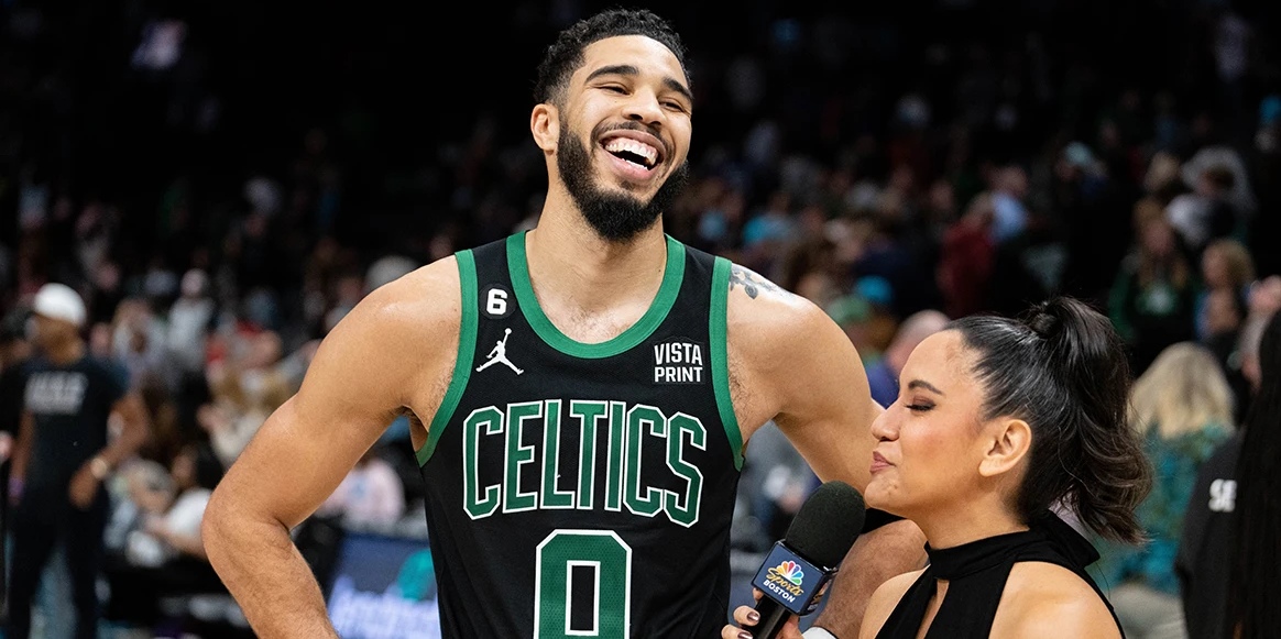 爱游戏包含夏洛特黄蜂关键时刻刷新队史纪录Rookie在中国队比赛中绝杀，网友：巴特勒连续三场比赛得分超过大胜的词条